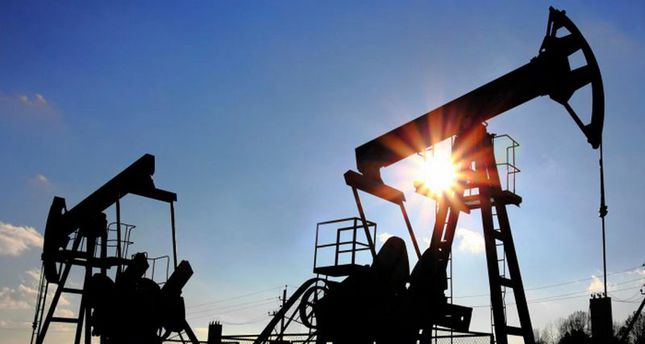 Opec and Russia oil production freeze is meaningless gesture, says IEA